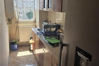 Apartament cu 2 camere semidecomandat în Micro 14