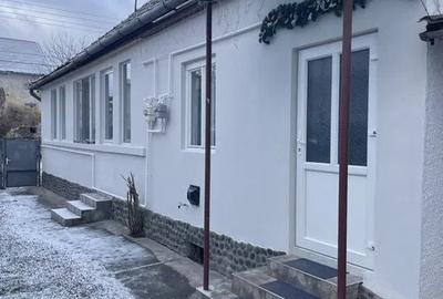 Casă cu 4 camere nedecomandat cu Teren 900 Mp în Central - 1