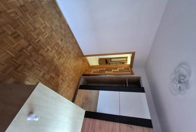 Apartament cu 3 camere semidecomandat în Govândari - 2