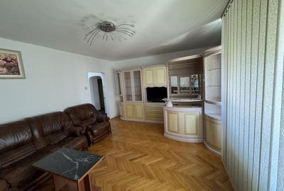 Apartament cu 3 camere decomandat, mobilat în Brâncoveanu