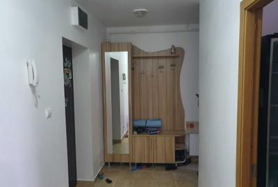 Garsonieră decomandată în Vest