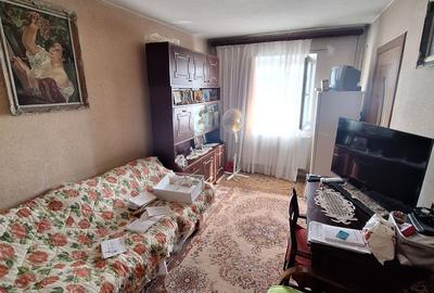 Apartament cu 3 camere în Traian