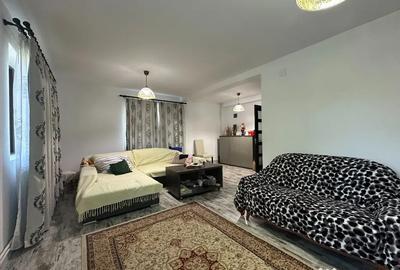 Casă cu 5 camere cu Teren 3784 Mp în Cornești