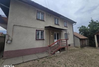 Casă cu 2 camere cu Teren 500 Mp în Central