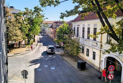 Apartament cu 3 camere decomandat în Ultracentral