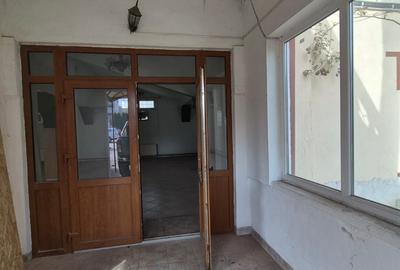 Spațiu comercial, de 200 mp, în Gheorghe Doja