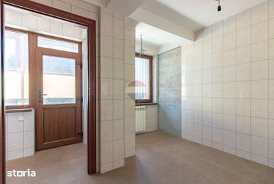 Casă cu 6 camere cu Teren 235 Mp în Ferentari