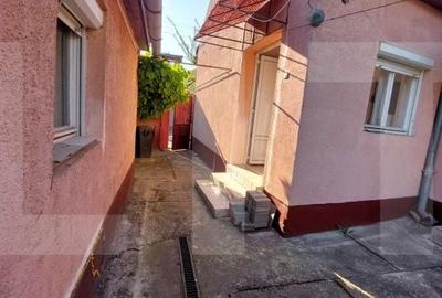 Casă cu 3 camere semidecomandat cu Teren 310 Mp în Micălaca - 1