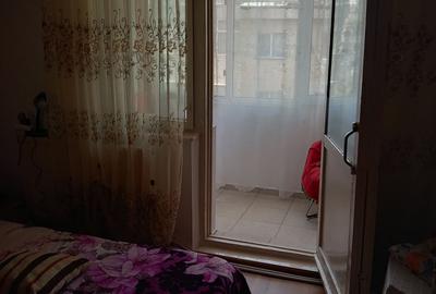 Apartament cu 3 camere decomandat în Calarași 4 - 4
