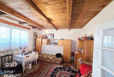 Casă cu 5 camere cu Teren 900 Mp în Târnova