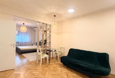 Apartament cu 2 camere semidecomandat în P-ța Victoriei