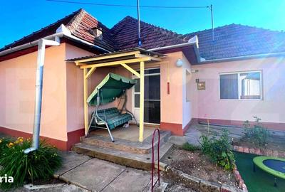 Casă cu 4 camere în Central