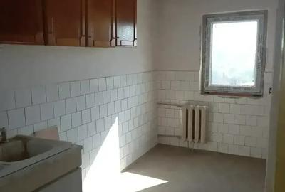 Apartament cu 3 camere în Panciu