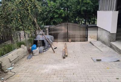 Casă cu 2 camere cu Teren 274 Mp în Central