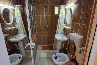 Casă cu 9 camere cu Teren 1000 Mp în Central - 8