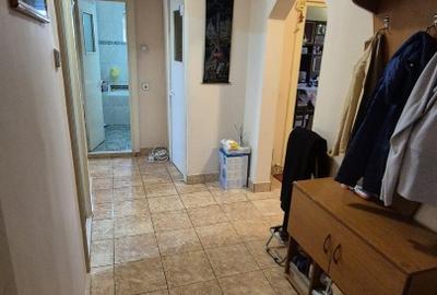 Apartament cu 4 camere decomandat în 1 Mai - 9