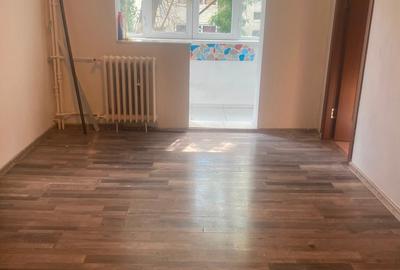 Apartament cu 2 camere semidecomandat în Inel II
