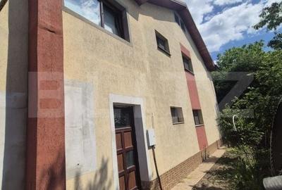 Casă cu 4 camere cu Teren 1120 Mp în Central