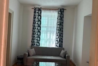 Apartament cu 2 camere nedecomandat, mobilat în Central