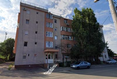 Apartament cu 2 camere semidecomandat în Chitila