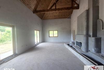 Casă cu 3 camere cu Teren 6296 Mp în Meteș