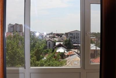 Apartament cu 3 camere semidecomandat în Micro 5 - 2