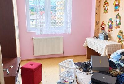 Apartament cu 4 camere decomandat în Central