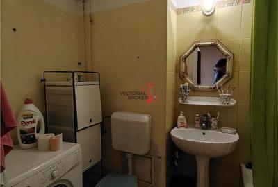Apartament cu 3 camere semidecomandat în Grivița - 1