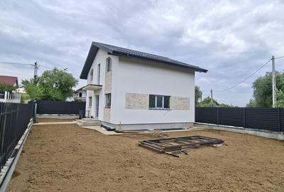 Casă cu 4 camere în Holboca