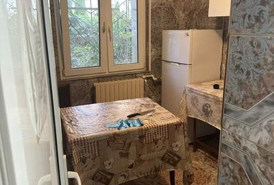 Apartament cu 3 camere decomandat în Exterior Vest