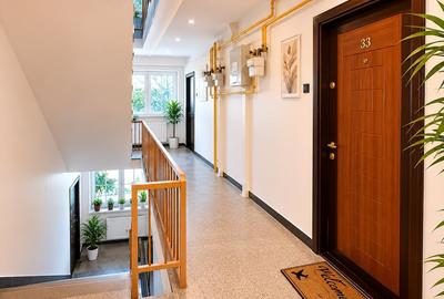 Apartament cu 3 camere decomandat în Micro 6 - 12