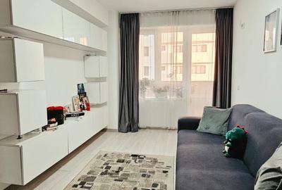 Apartament cu 3 camere decomandat în Nicolina