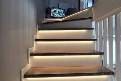 Casă cu 4 camere cu Teren 250 Mp în Central