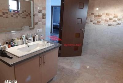 Casă cu 5 camere cu Teren 500 Mp în Unirea