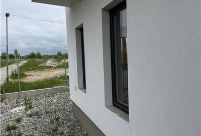Casă cu 4 camere cu Teren 264 Mp în Șelimbăr