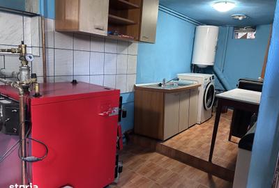 Casă cu 4 camere decomandat cu Teren 489 Mp în Sadu