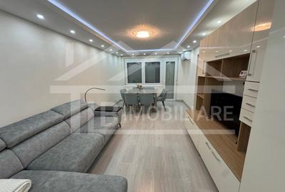Apartament cu 3 camere decomandat în 7 Noiembrie