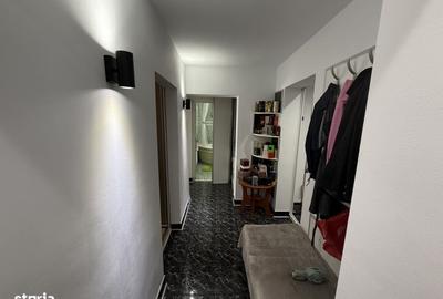 Apartament cu 4 camere decomandat în Central