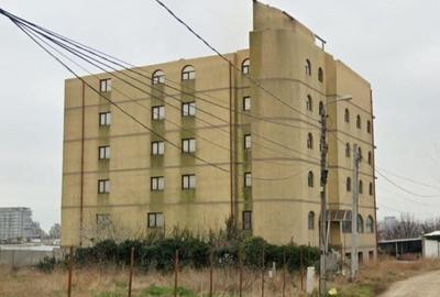 Spațiu comercial, de 2,417 mp, în Nord