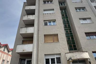 Apartament cu 3 camere decomandat în Intim - 9