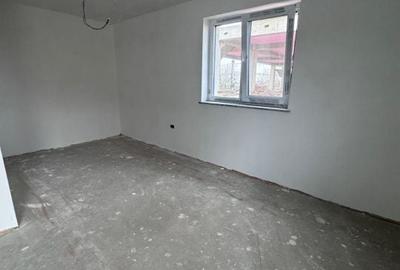 Casă cu 6 camere cu Teren 150 Mp în Rădăuți