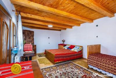 Casă cu 4 camere cu Teren 5232 Mp în Căldăraru