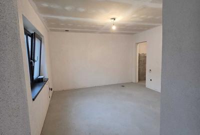 Casă cu 4 camere în Central - 8