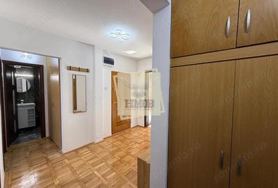 Apartament cu 4 camere decomandat în Valea Aurie