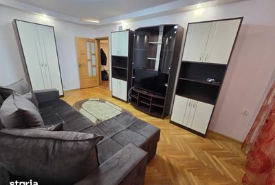 Apartament cu 3 camere decomandat în Păcurari