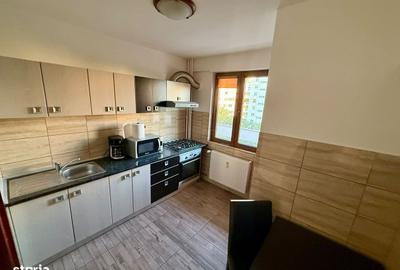 Apartament cu 3 camere semidecomandat în Titan