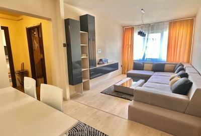Apartament cu 3 camere semidecomandat în Torontalului