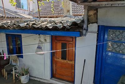 Casă cu 3 camere cu Teren 96 Mp în Brătianu