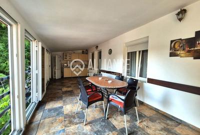 Apartament cu 3 camere decomandat în Central - 1