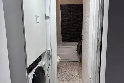 Apartament cu 3 camere semidecomandat în Drumul Găzarului